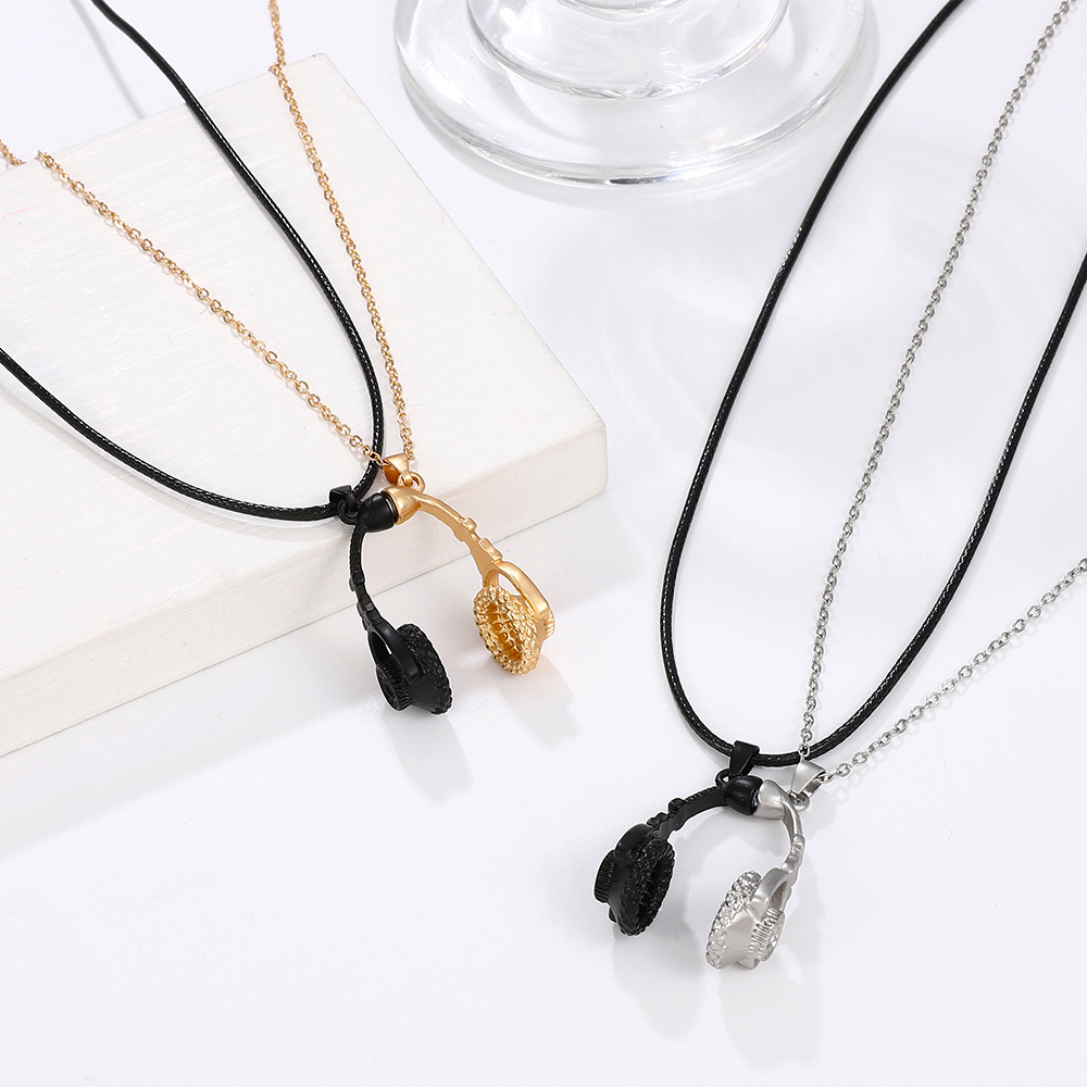 2 Pieces Fashion Headset Alloy Couple Pendant Necklace display picture 8