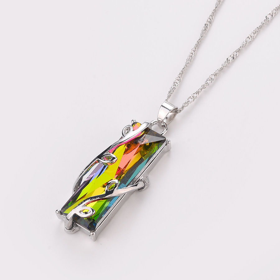 Fashion Square Leaves Alloy Inlay Crystal Women's Pendant Necklace display picture 2