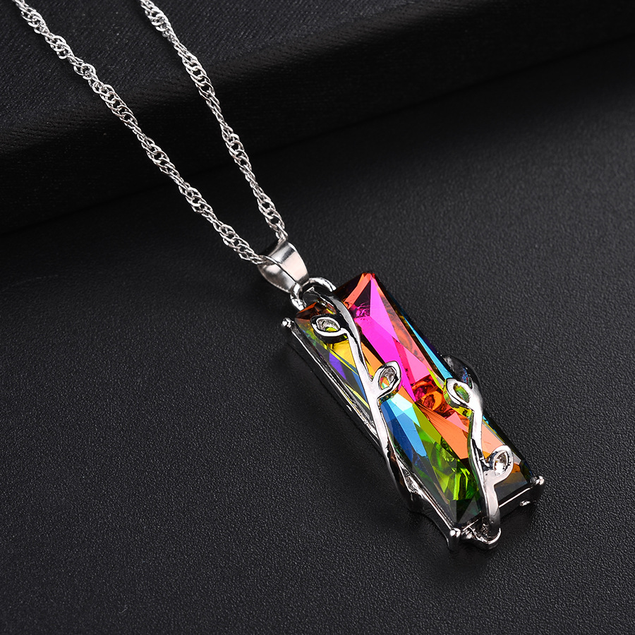 Fashion Square Leaves Alloy Inlay Crystal Women's Pendant Necklace display picture 3
