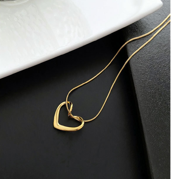 Fashion Heart Shape Titanium Steel Inlaid Gold Pendant Necklace 1 Piece display picture 3