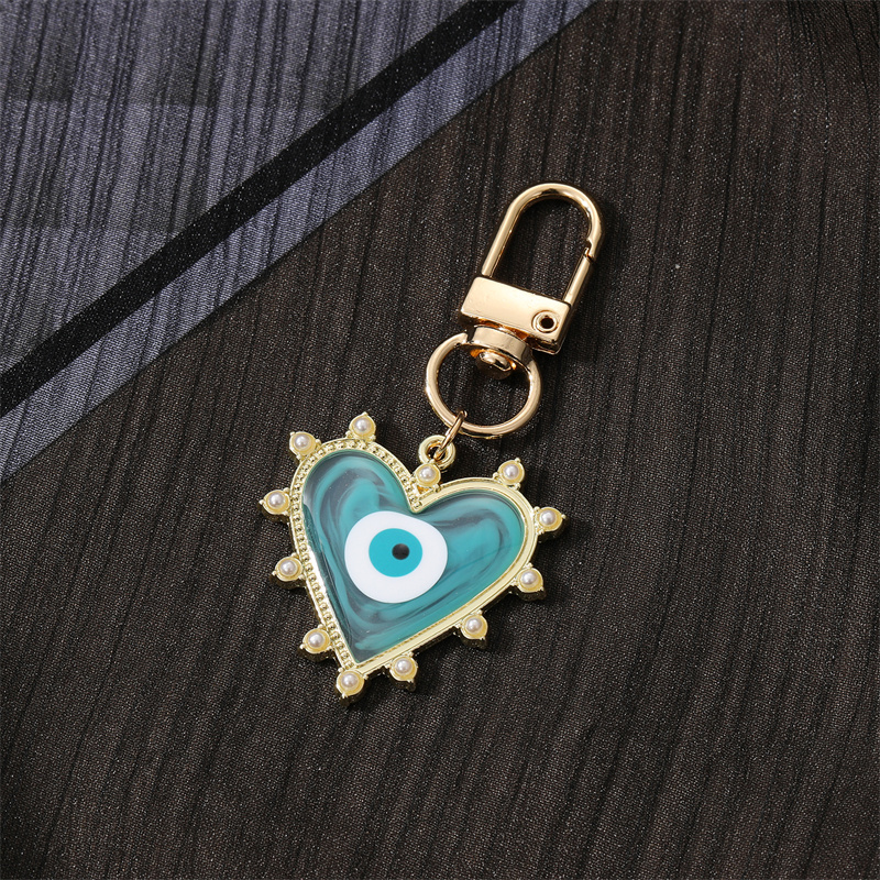 Fashion Devil's Eye Heart Shape Arylic Alloy Bag Pendant Keychain display picture 4