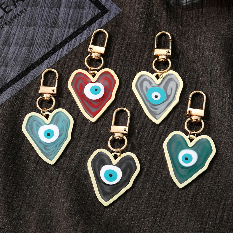 1 Piece Fashion Devil's Eye Heart Shape Arylic Alloy Bag Pendant display picture 2