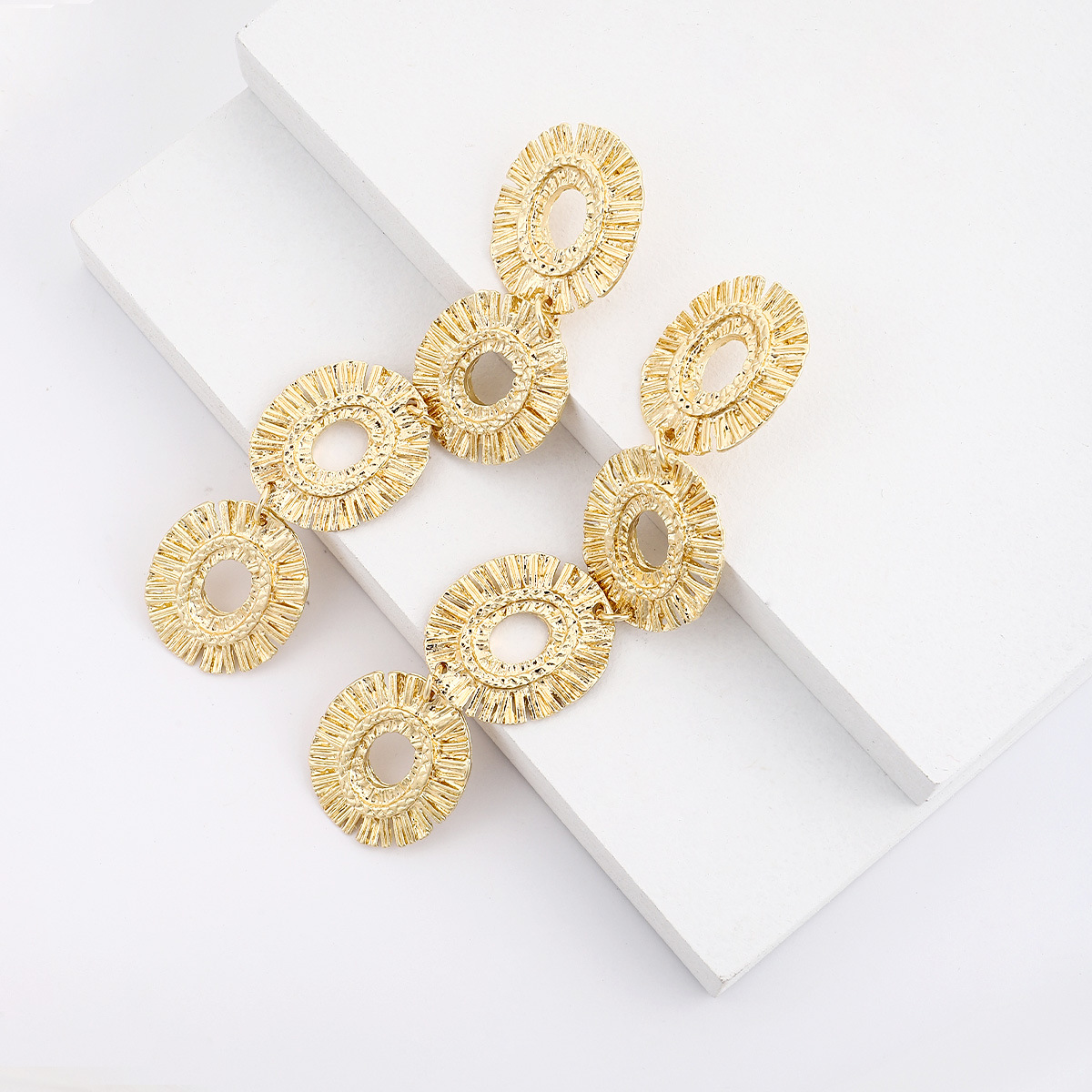 Elegant Glam Exaggerated Geometric Alloy Plating Women's Drop Earrings display picture 2