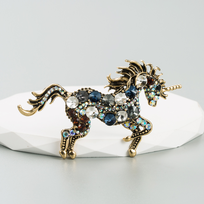 Fashion Horse Alloy Inlay Rhinestones Glass Unisex Brooches 1 Piece display picture 3