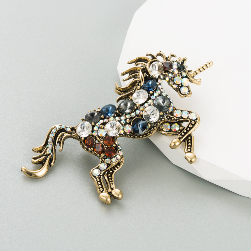Fashion Horse Alloy Inlay Rhinestones Glass Unisex Brooches 1 Piece display picture 5