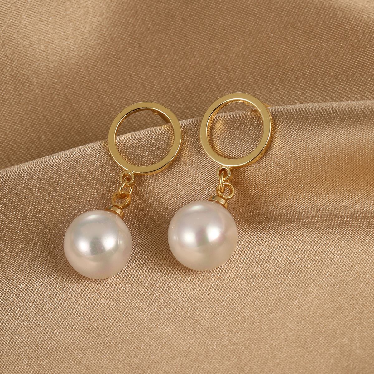 Elegant Fashion Simple Style Round Copper Gold Plated Artificial Pearls Drop Earrings 1 Pair display picture 4