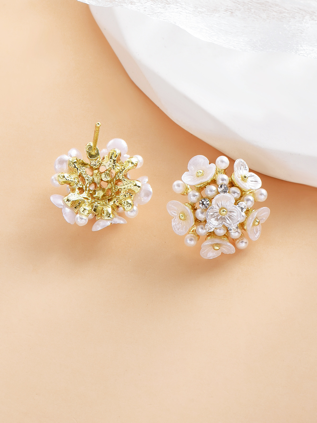 Sweet Flower Imitation Pearl Alloy Inlay Rhinestones Women's Ear Studs 1 Pair display picture 4