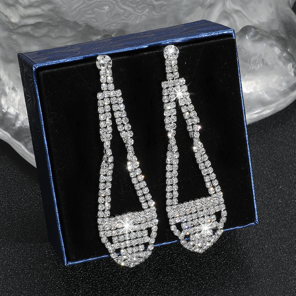 Luxueux Géométrique Strass Gland Boucles D'oreilles 1 Paire display picture 4