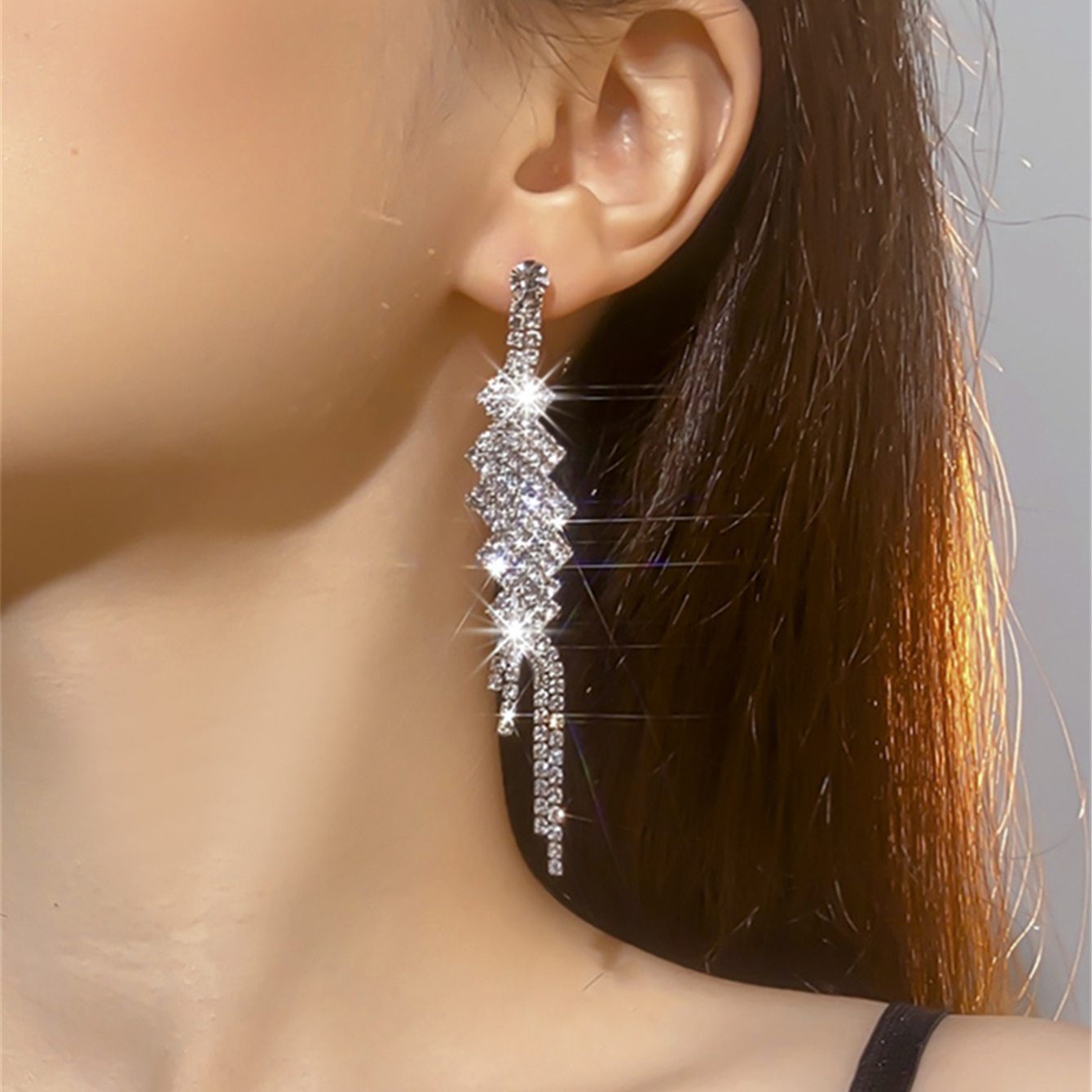 Luxurious Geometric Rhinestone Tassel Drop Earrings 1 Pair display picture 10