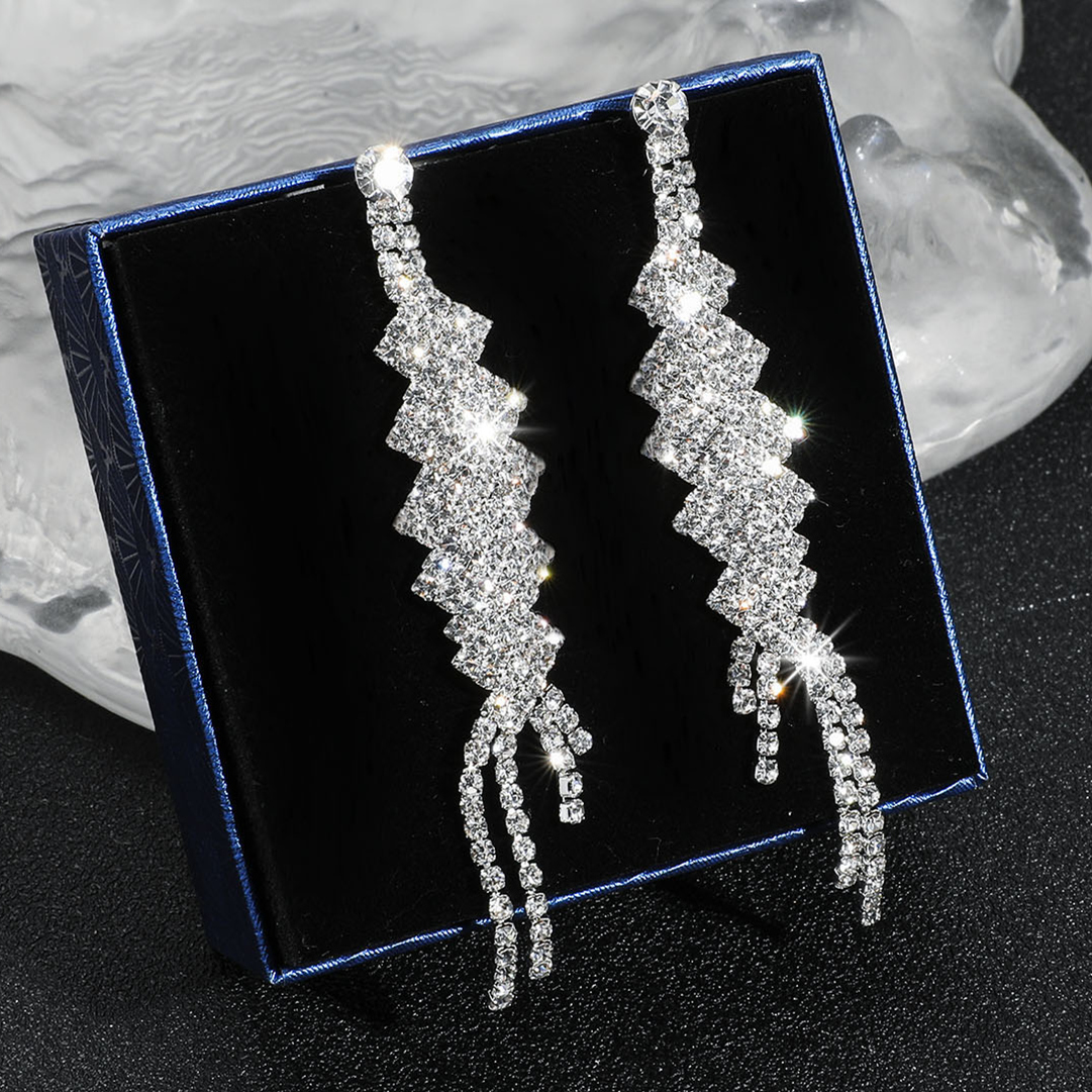 Luxurious Geometric Rhinestone Tassel Drop Earrings 1 Pair display picture 9