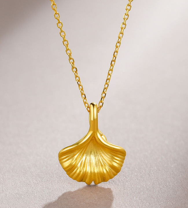 Fashion Ginkgo Leaf Titanium Steel Gold Plated Pendant Necklace 1 Piece display picture 3