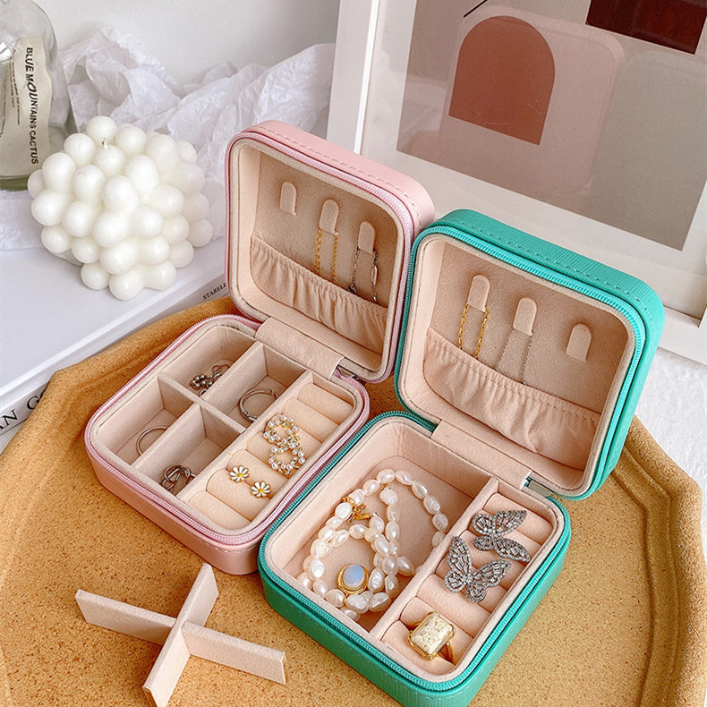 Simple Style Solid Color Pu Leather Jewelry Boxes display picture 3