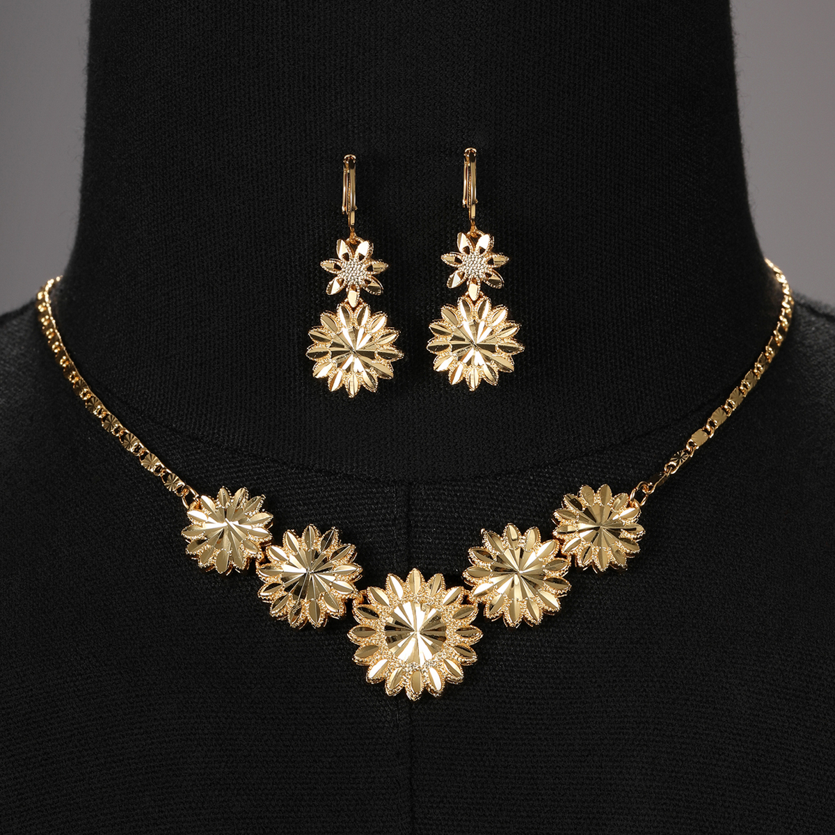 1 Set Retro Flower Copper Plating Unisex Earrings Necklace Jewelry Set display picture 2