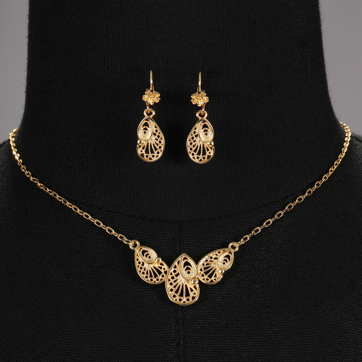 1 Set Retro Flower Copper Plating Unisex Earrings Necklace Jewelry Set display picture 7