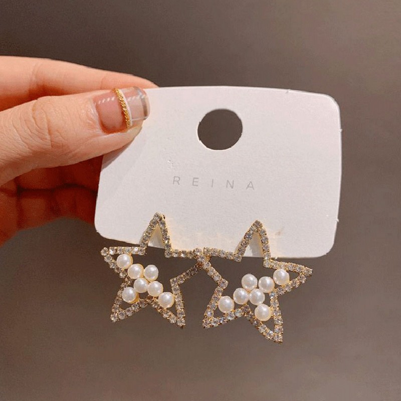 Pendientes De Tuerca De Aleación De Perlas Con Estrella De Pentagrama De Moda display picture 2