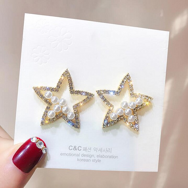 Fashion Pentagram Star Set Pearl Alloy Stud Earrings display picture 6