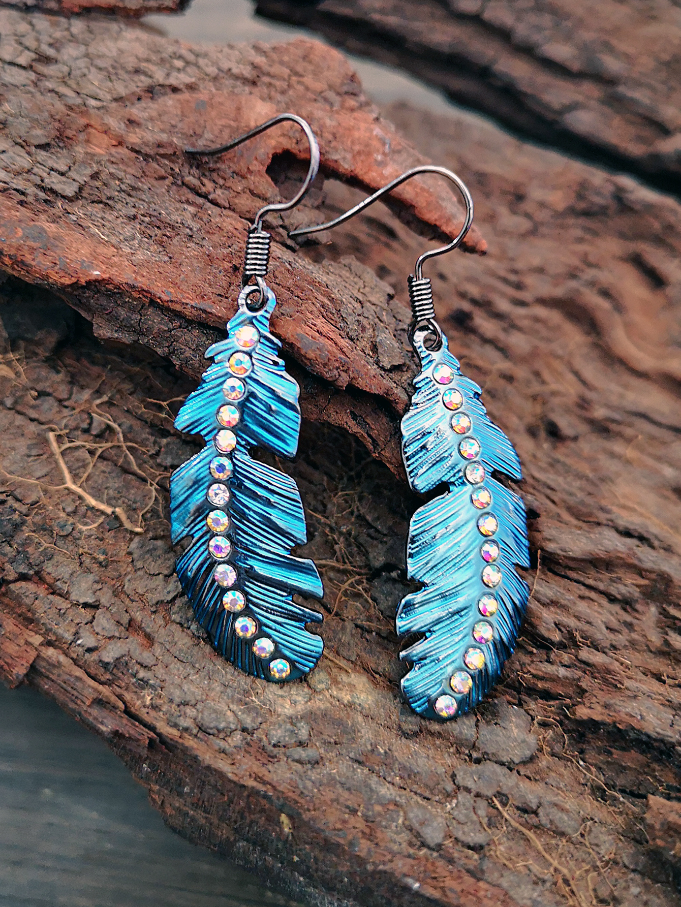 Retro Seven-color Feather Earrings Bohemian Style Colored Diamond Earrings display picture 4