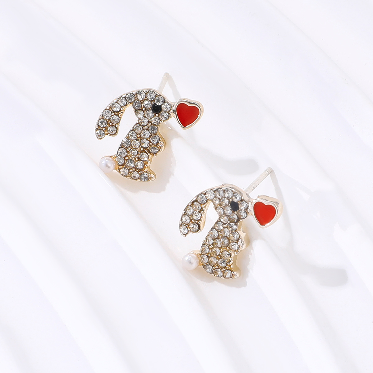 2022 Créatif Animal Mignon Lapin Strass Personnalité Rouge Amour Boucles D'oreilles display picture 1