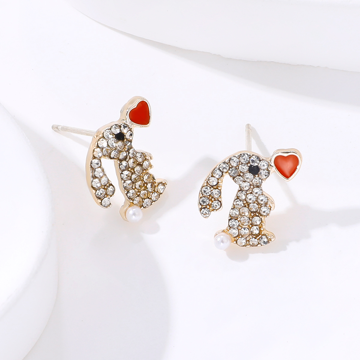 2022 Creativo Animal Lindo Conejo Diamantes De Imitación Personalidad Rojo Amor Stud Pendientes display picture 3