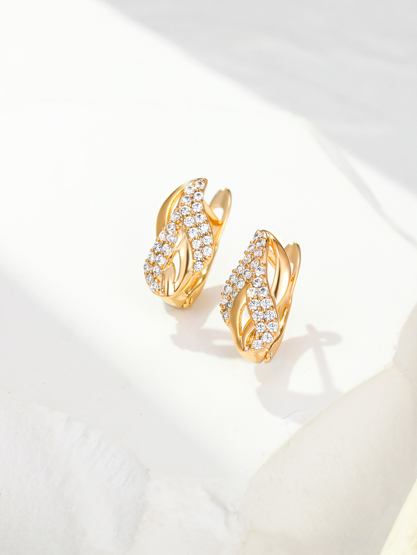 Fashion Vintage Micro Inlaid Zircon Copper Geometric Earrings Wholesale display picture 1