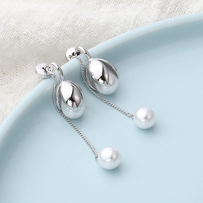 Fashion Classic Glossy Water Drop Pearl Chain Drop Earrings display picture 1