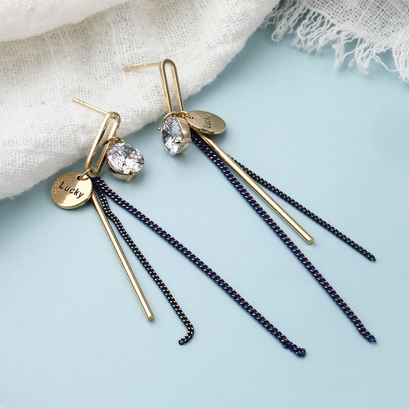 Simple Classic Temperament All-match Slim Earrings display picture 5