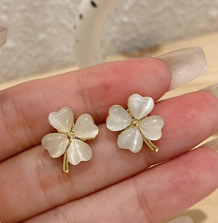 Silver Needle Korean New Style Opal Four-leaf Clover Simple Fashion Temperament Earrings Earrings Women display picture 1