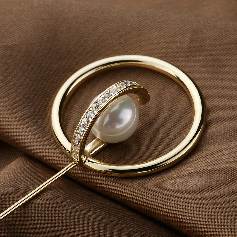 Fashion Simple Double Ring Copper Inlaid Pearl Brooch display picture 3