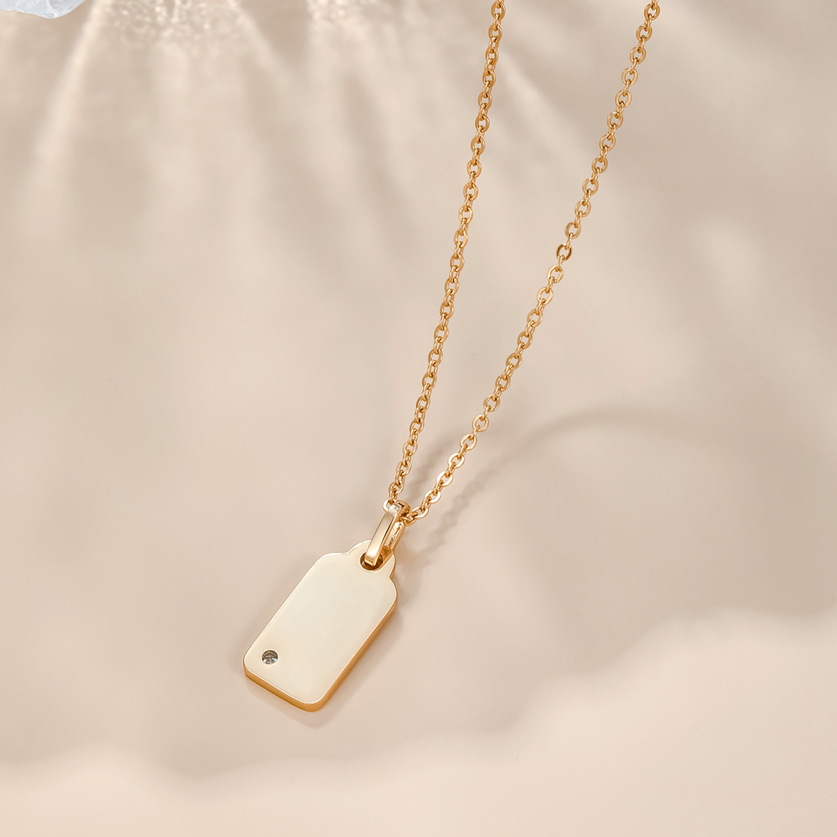 Simple Glossy Tag Copper Zircon Pendent Necklace display picture 3