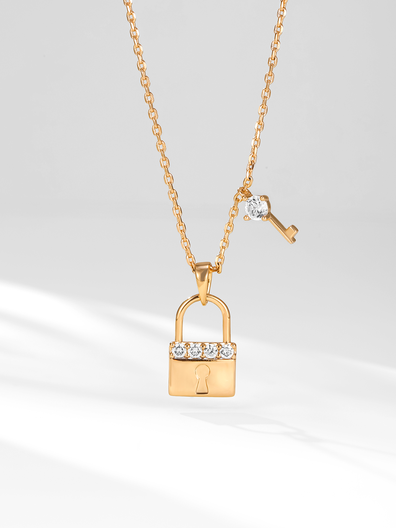 Fashion Small Lock Key Pendant Copper Inlaid Zircon Clavicle Chain display picture 2