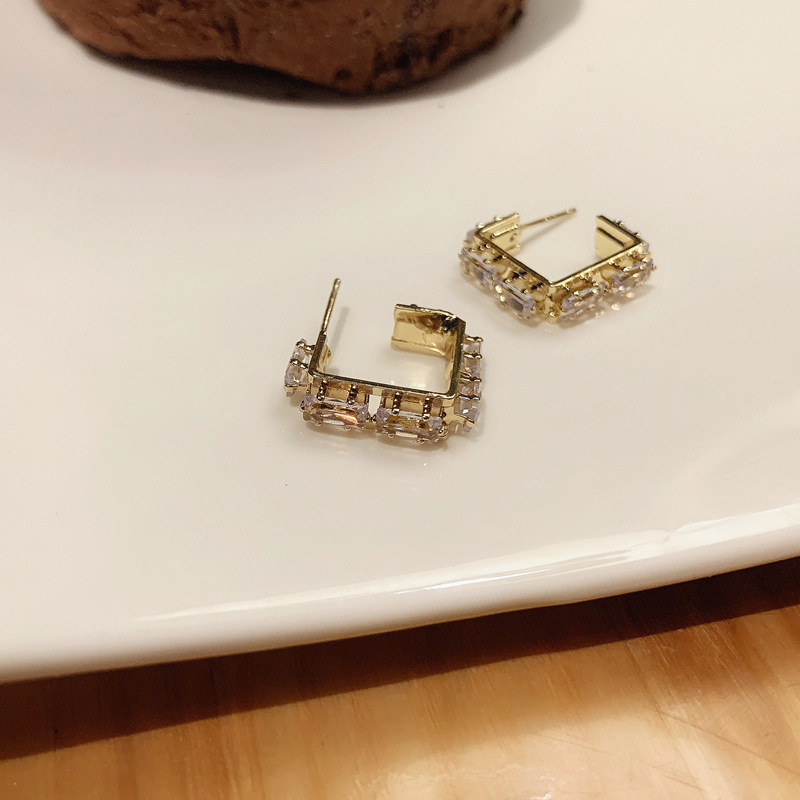 Korean Square Flash Diamond Light Luxury Earrings All-match Exquisite Atmosphere Earrings S925 Silver Needle Cold Wind Earrings Female display picture 1