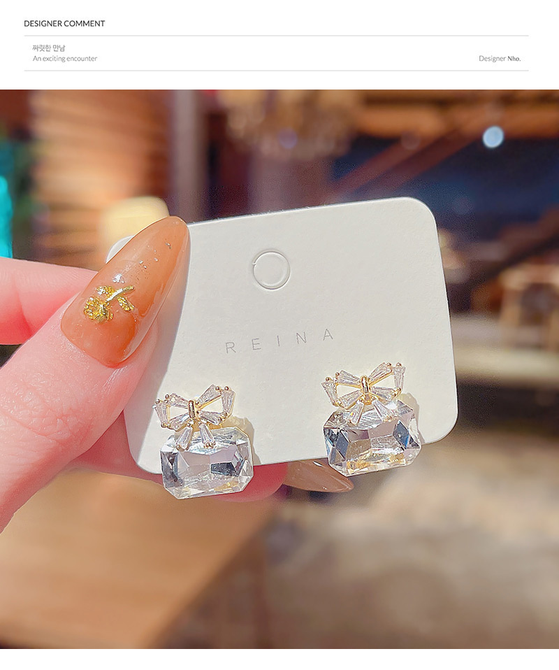 Simple Crystal Bow Earrings Korean Small Earrings display picture 10