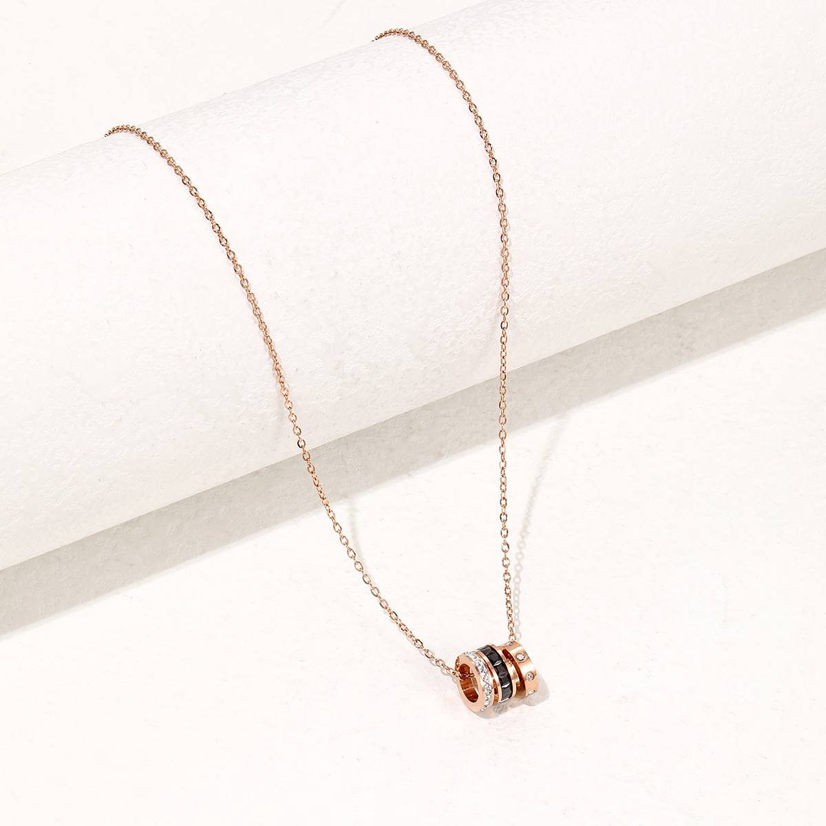 Titanium Steel Fashion Rose Gold Simple Three Rings Black Zircon Necklace display picture 2