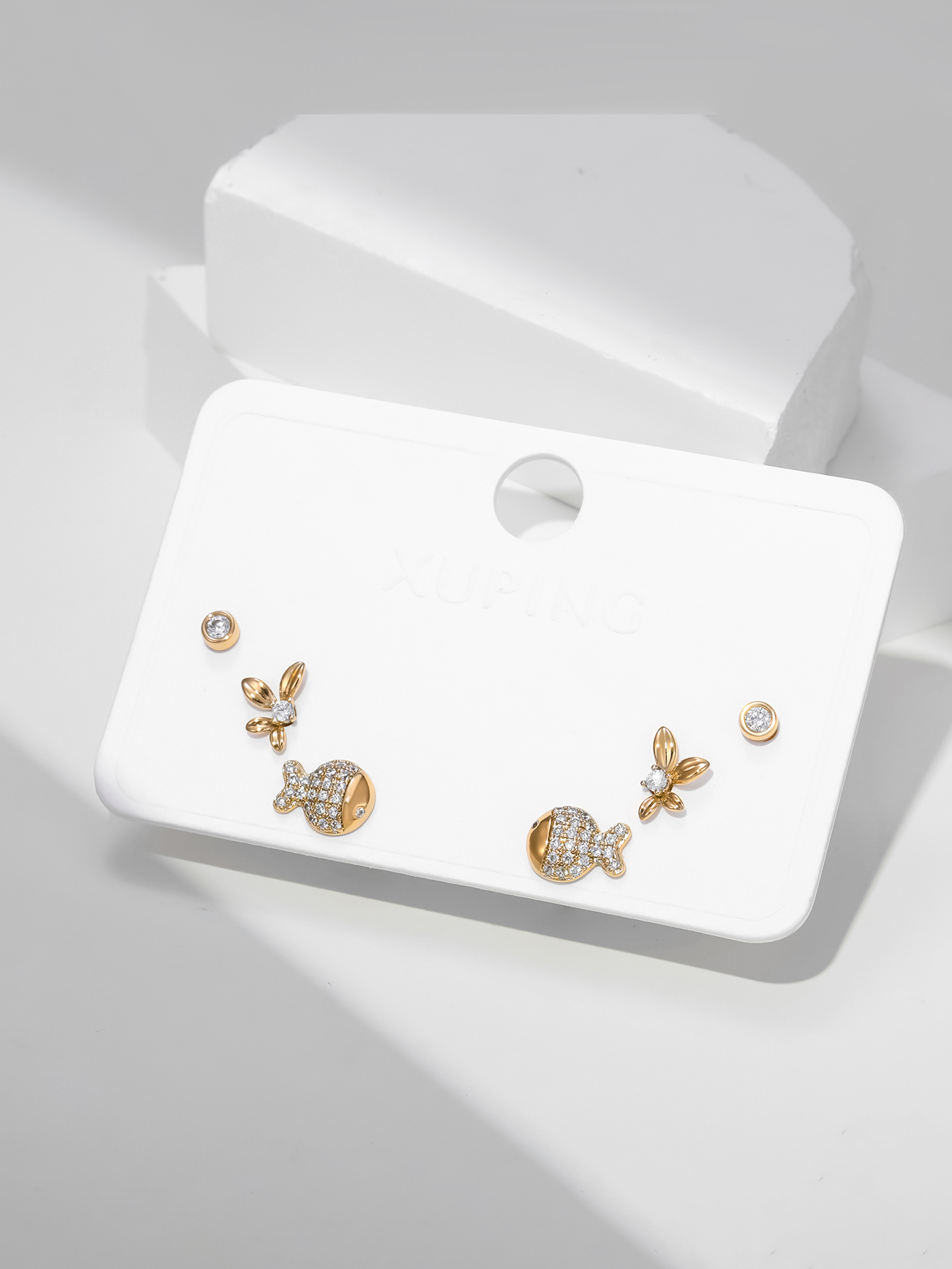 Petite Delicate Small Fish Copper Microset Zircon Stud Earrings display picture 1
