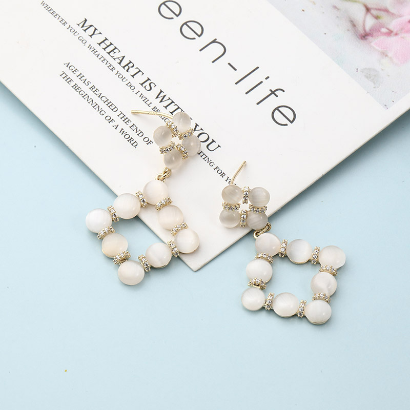 Temperament Light Luxury Opal Element Simple And Versatile Earrings display picture 3
