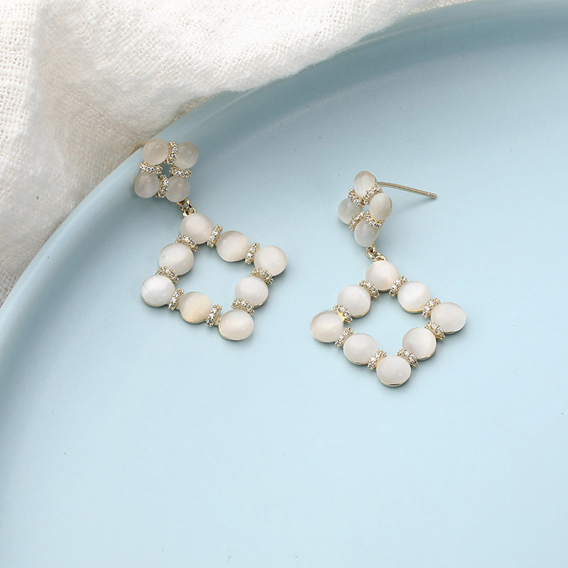 Temperament Light Luxury Opal Element Simple And Versatile Earrings display picture 4