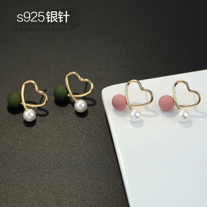 High-quality Silver Needle Earrings Korean Temperament Jewelry Love Simple Earrings Personality Pearl Earrings Niche Women&#39;s Jewelry display picture 5