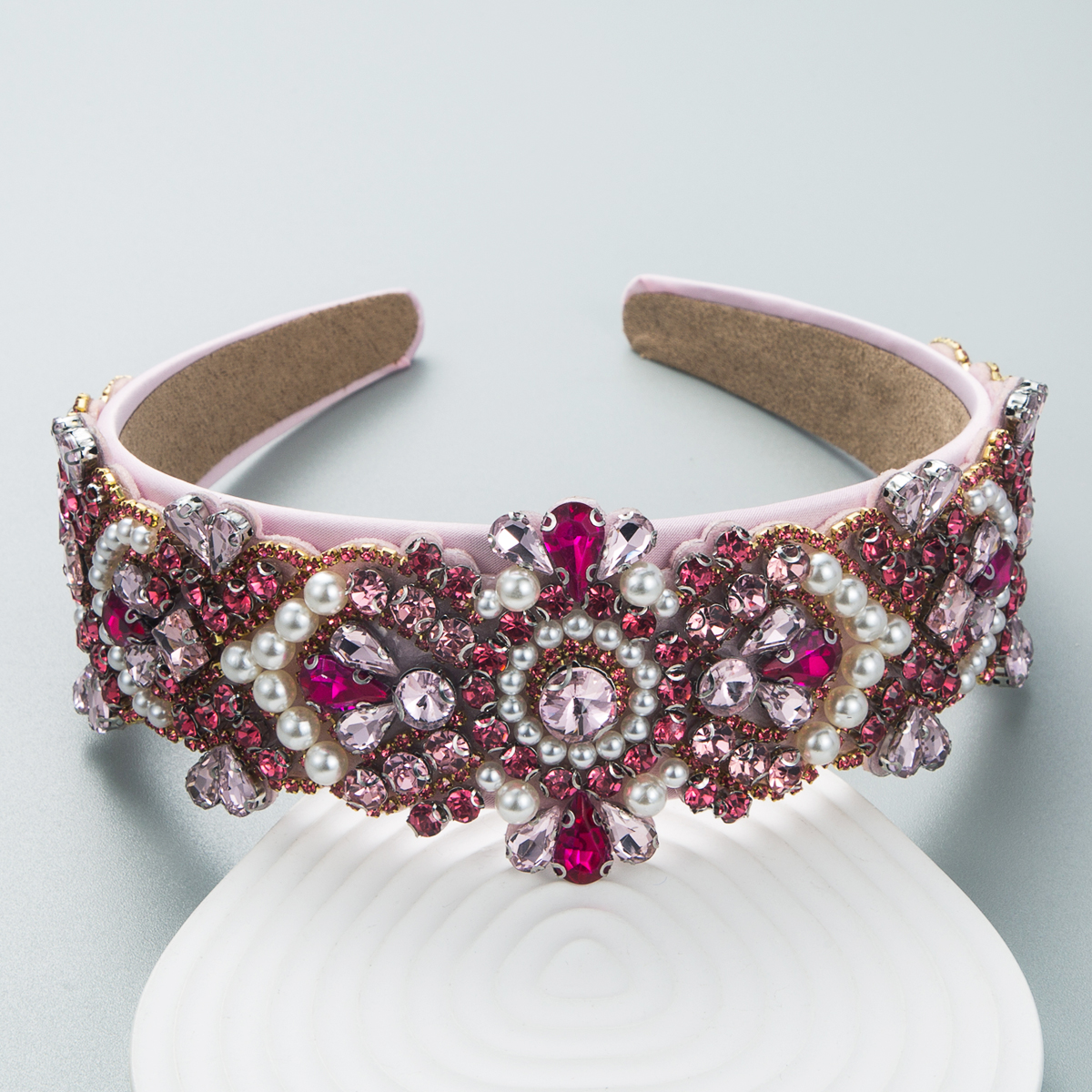 Barockes, Rosafarbenes, Rotes, Geometrisch Eingelegtes, Breites Stirnband Mit Diamantperlen display picture 3