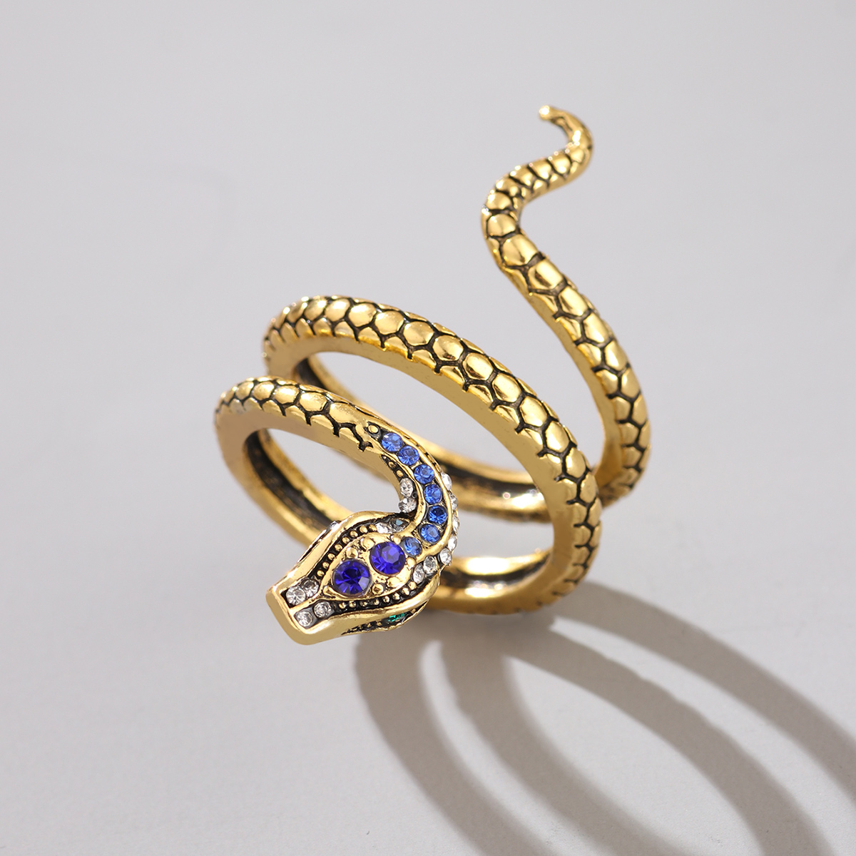 Cross-border Hot Selling Creative Snake-shaped Inlaid Sapphire Blue Zircon Unisex Ring Europe And The United States Ring Jewelry display picture 2