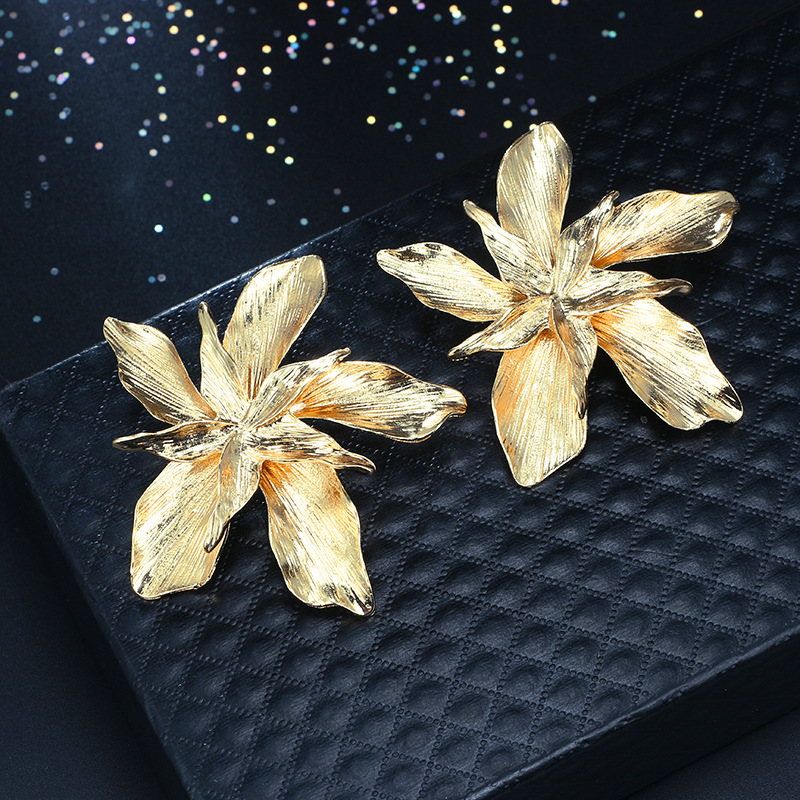 New Cross-border Popular Jewelry European And American Personality Exaggerated Multi-layer Alloy Dripping Oil Flower Flower Earrings Earrings display picture 5