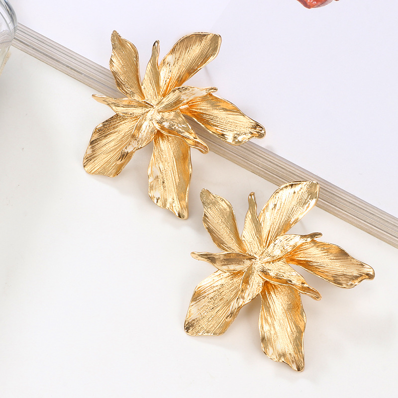 New Cross-border Popular Jewelry European And American Personality Exaggerated Multi-layer Alloy Dripping Oil Flower Flower Earrings Earrings display picture 7