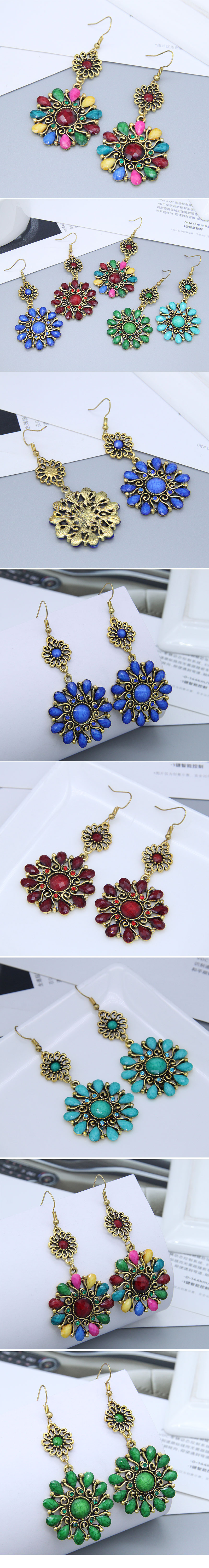 Fashion Retro Metal Accessories Petal Alloy Diamond Earrings display picture 1