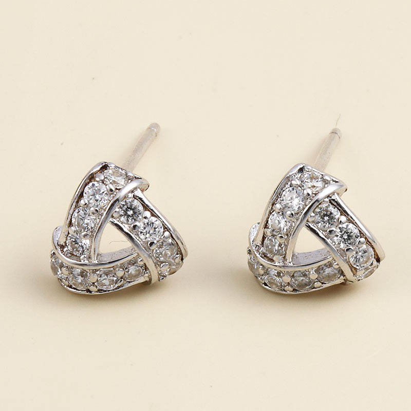 Temperament Korean Version Light Luxury Small Niche 925 Silver Stud Earrings display picture 4