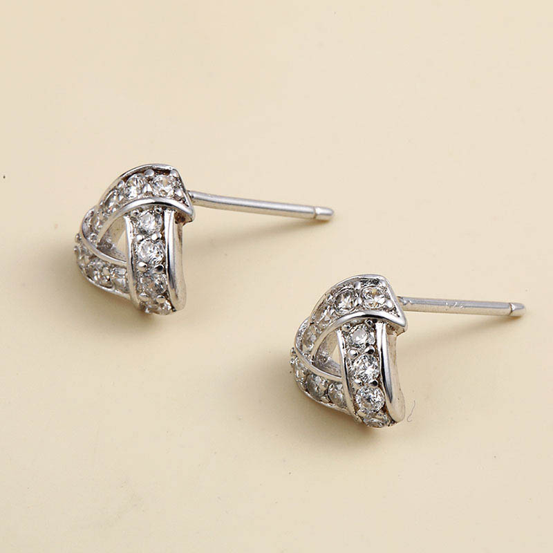 Temperament Korean Version Light Luxury Small Niche 925 Silver Stud Earrings display picture 5