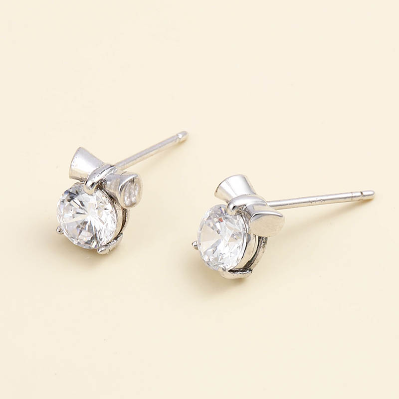 Light Luxury Niche Simple Classic 925 Silver Earrings display picture 1