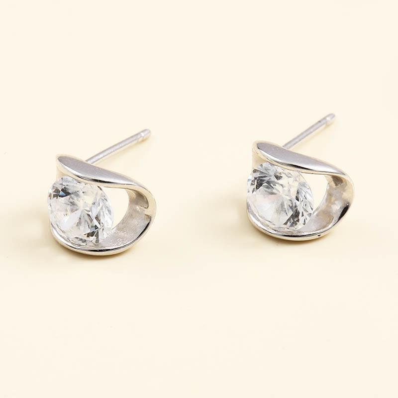 Fashion Simple Small Arc Inlaid Zircon 925 Silver Stud Earrings display picture 2