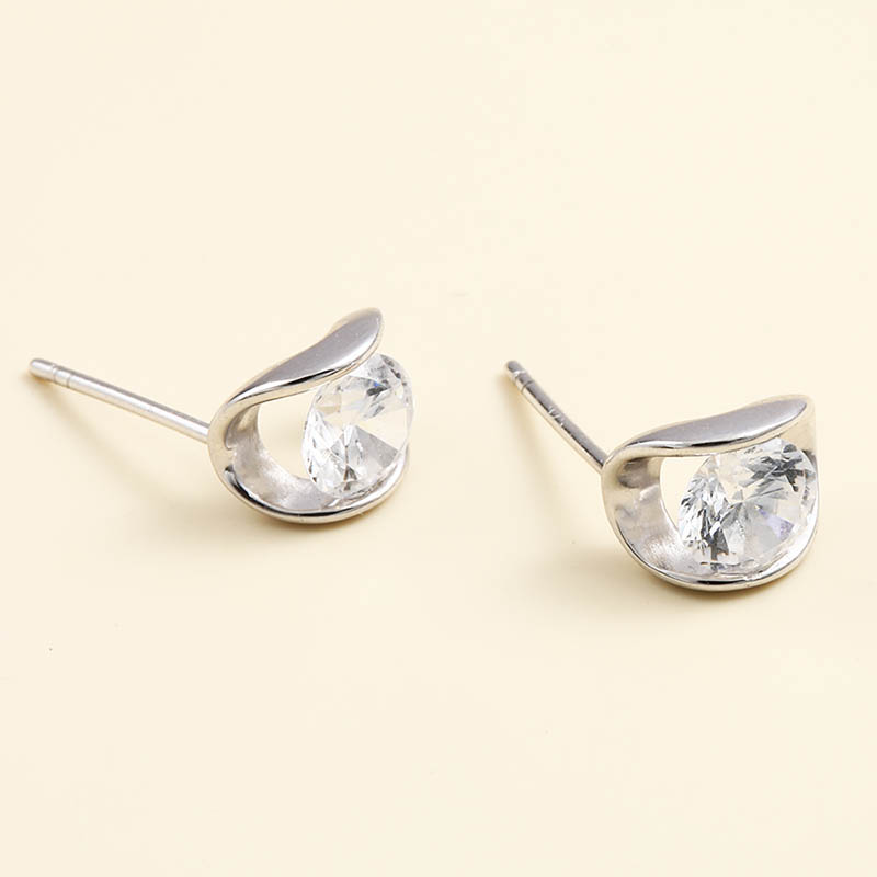 Fashion Simple Small Arc Inlaid Zircon 925 Silver Stud Earrings display picture 3