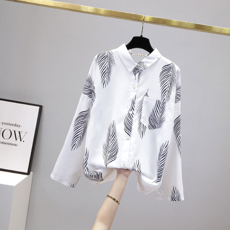 2022 Spring New Large Lapel Long-sleeved Printed Cardigan Stand-up Collar Shirt Top display picture 8