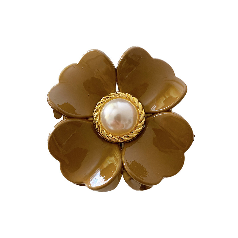Simple Multicolor Pearl Flower Grab Clip Hair Clip Wholesale display picture 5