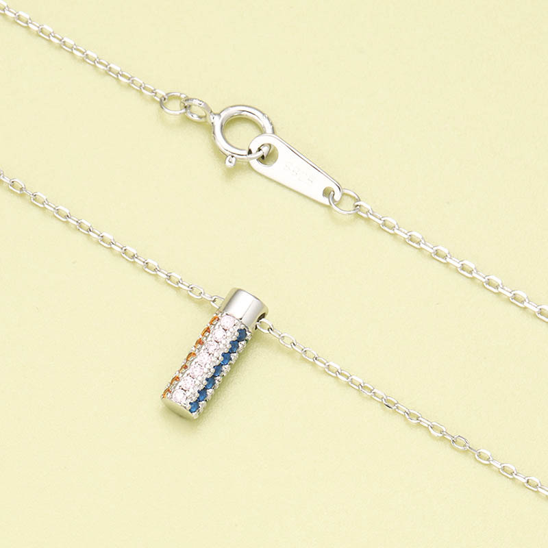 Einfache Halskette Aus 925er Silber Mit Eingelegtem Farbigem Zirkonium-flaschenanhänger display picture 2